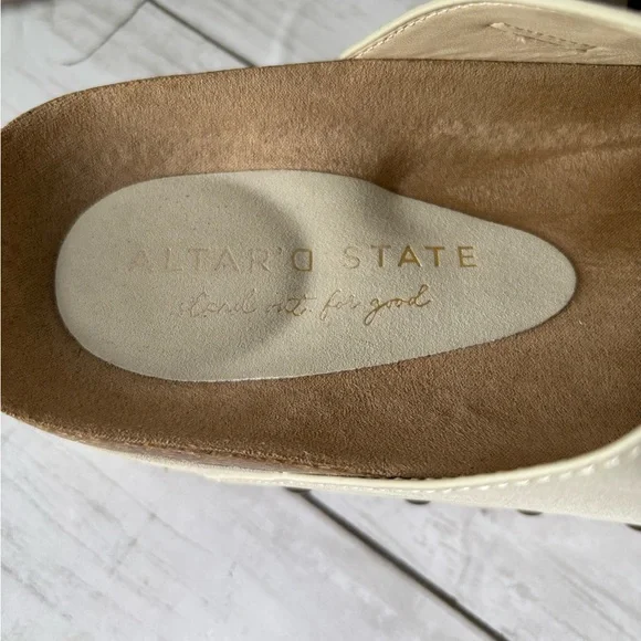 Altar’d State Platform Strappy Sandals- Size 7.5 - Picture 3 of 3